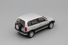 VAZ-2123 Niva Chevrolet Lada silver Cararama 1:43