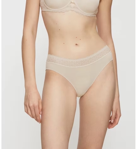 Трусы слипы с кружевной отделкой Triumph Feel of Modal Tai