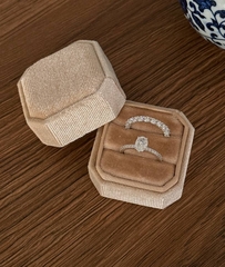 podarochnaya-korobka-futlyar-shampan-dlya-kolca-nabora-ukrashenij