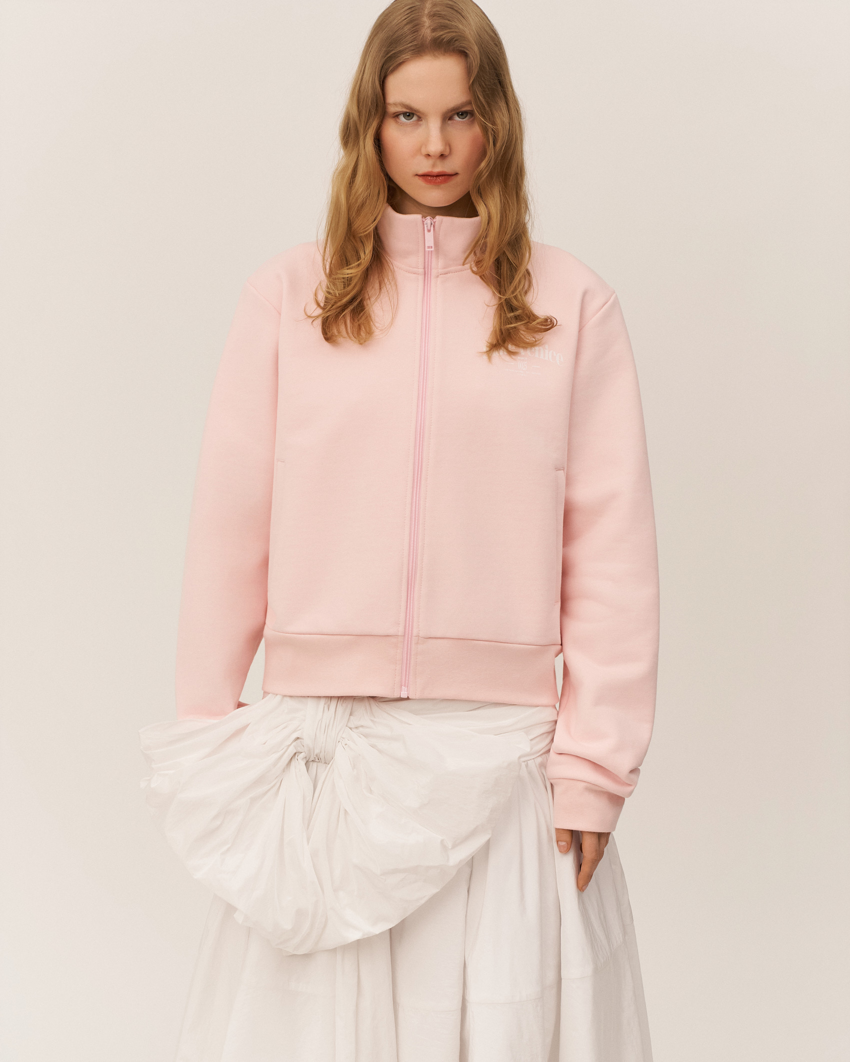 Жакет на молнии классического прямого кроя