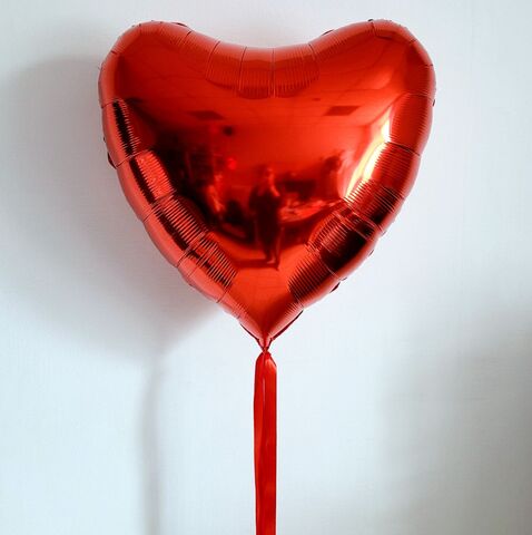Сердце красное с атласной лентой, 91 см