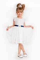 Платье для девочки с контрастным атласным пояском