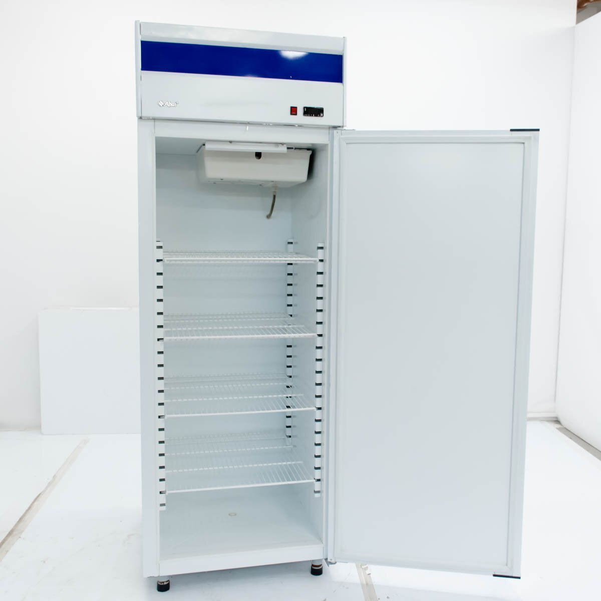 Шкаф холодильный универсальный Abat ШХ-0,7