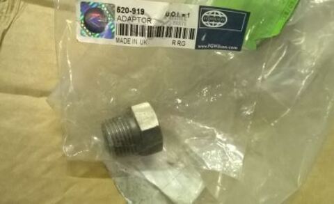 Адаптер / ADAPTOR REDUCING 1/2" NPT MALE x M14 АРТ: 520-919