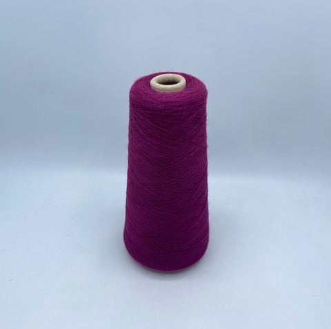 Folco (пр.Италия) 32/2 1600м/100гр, 50% меринос, 50% акрил, цвет-Темная маджента(34/966), арт.33943