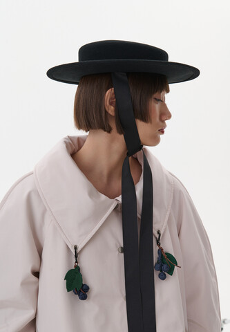 Шляпа из фетра с косынкой