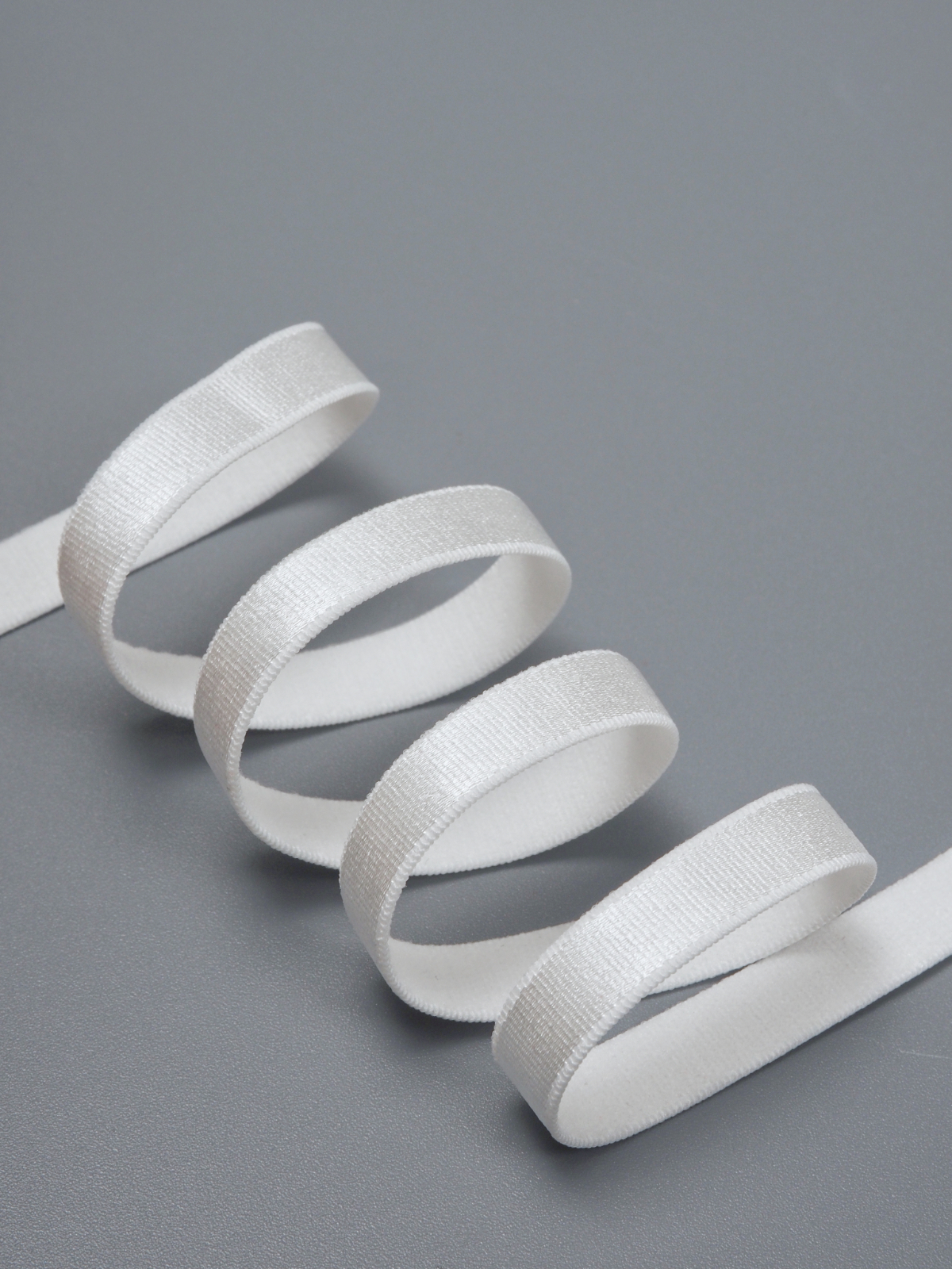 Резинка бретелечная глянцевая цвет теплый белый ширина 10 мм