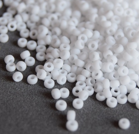 RR-0402F Бисер круглый Миюки 11/0 Белый непрозрачный матовый /Miyuki round 11/0 White Opaque Matted