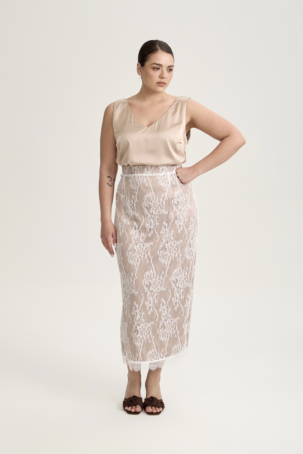 Юбка-карандаш из гипюра, молочный
