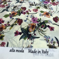 Мерный лоскут 1,2  м  вискоза молочная с розовыми цветами 3121