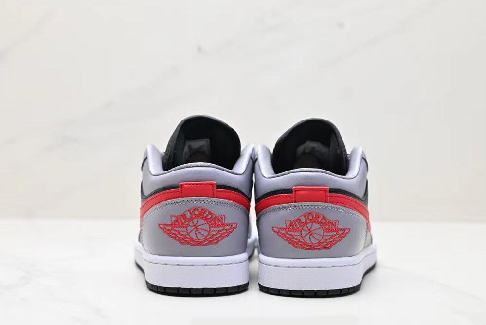 Jordan 1 fire red discount