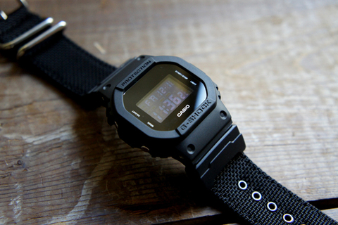 Часы Casio DW-5600BBN-1ER