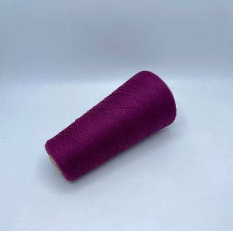 Folco (пр.Италия) 32/2 1600м/100гр, 50% меринос, 50% акрил, цвет-Темная маджента(34/966), арт.33943