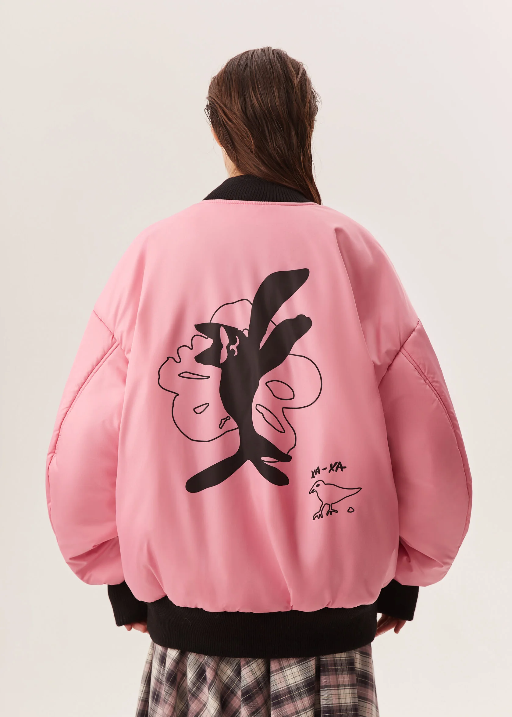 Бомбер MAGIC FLOWERS розового цвета