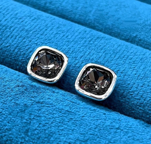 Серьги-пусеты квадратные UNOde50