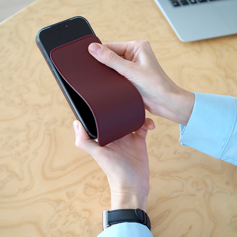 Чехол для iPhone 17 из кожи теленка, бордового цвета