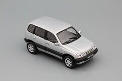 VAZ-2123 Niva Chevrolet Lada silver Cararama 1:43