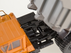 BELAZ-7522 Dump truck early orange-gray 1:43 Dealer models BELAZ