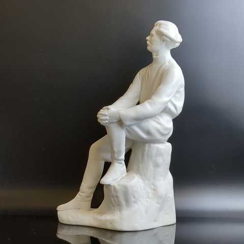 Статуэтка "Максим Горький", автор В.Г. Стамов, бисквит, Ленинградский фарфоровый завод (ЛФЗ), СССР, 1950-1960 гг
