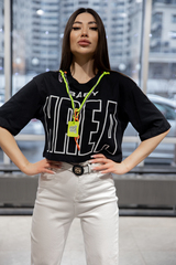 Футболка Top Girl укороченная c надписью Baby и яркими цепями