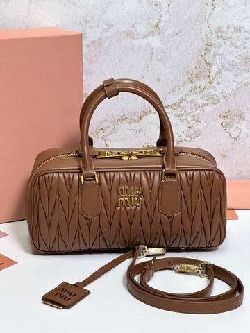 Сумка MIU MIU Arcadie matelassé из кожи наппа, коричневый