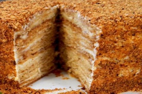 Рецепт: Торт медовый с заварным кремом - нежный