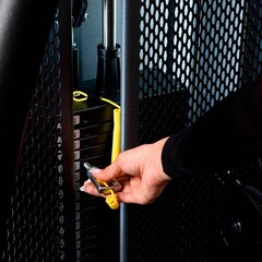 Тяга сверху. Вертикальный блок (Pulldown) DHZ E-5035. Стек 109 кг