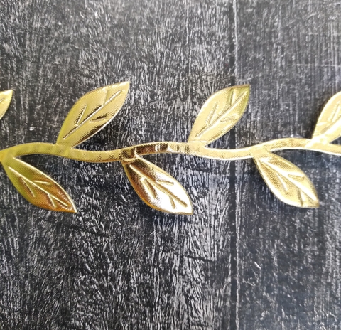 Лента золото №2 с принтом в виде листьев дерева 10 м