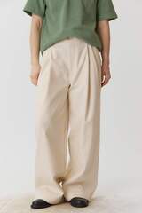 Брюки мужские со складками из молочного жаккарда