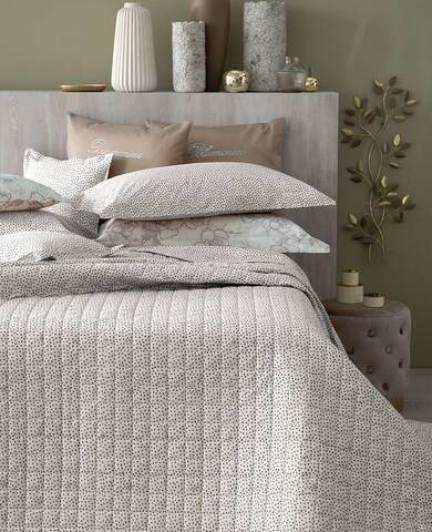 Покрывало стеганое 180х270 Blumarine Malu белое