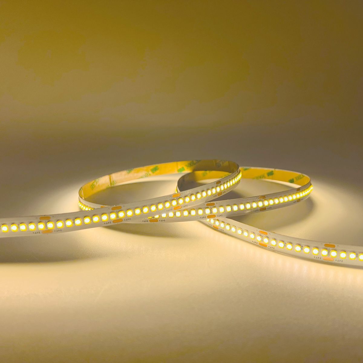 Светодиодная лента Favourite 14,4W/m 120LED/m 2835SMD теплый белый 5M 2001-31420