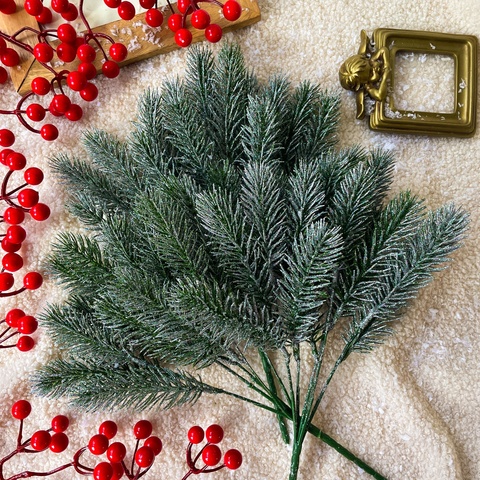 Ветки ели в серебристом глиттере, 15 лапок на ветке, 31 см, набор 3 букета.