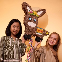 Пиньята Осел в сомбреро с лентами