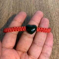 Браслет с сердечком. Зелёный нефрит.