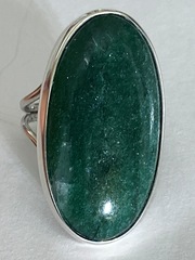 Авантюрин-овал (кольцо из серебра)