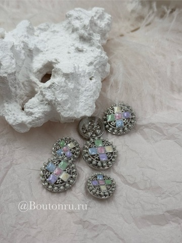 Пуговицы серебристые с квадратными деталями и пастельной разноцветной эмалью