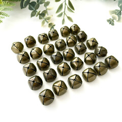 Бубенчики БРОНЗОВЫЕ, металлические, для декора и творчества, размер 1,4 см, набор 28-30 шт.