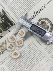 Пуговицы текстильные белые с золотом