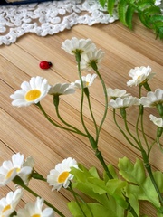 Ромашки луговые искусственные, Белые, d цветочка - 2,5 см, ветка 52 см, 1 ветка