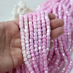 Хрусталь (стекло) граненный, кубик, розовый градиент, 6 мм, 1 нить, К232