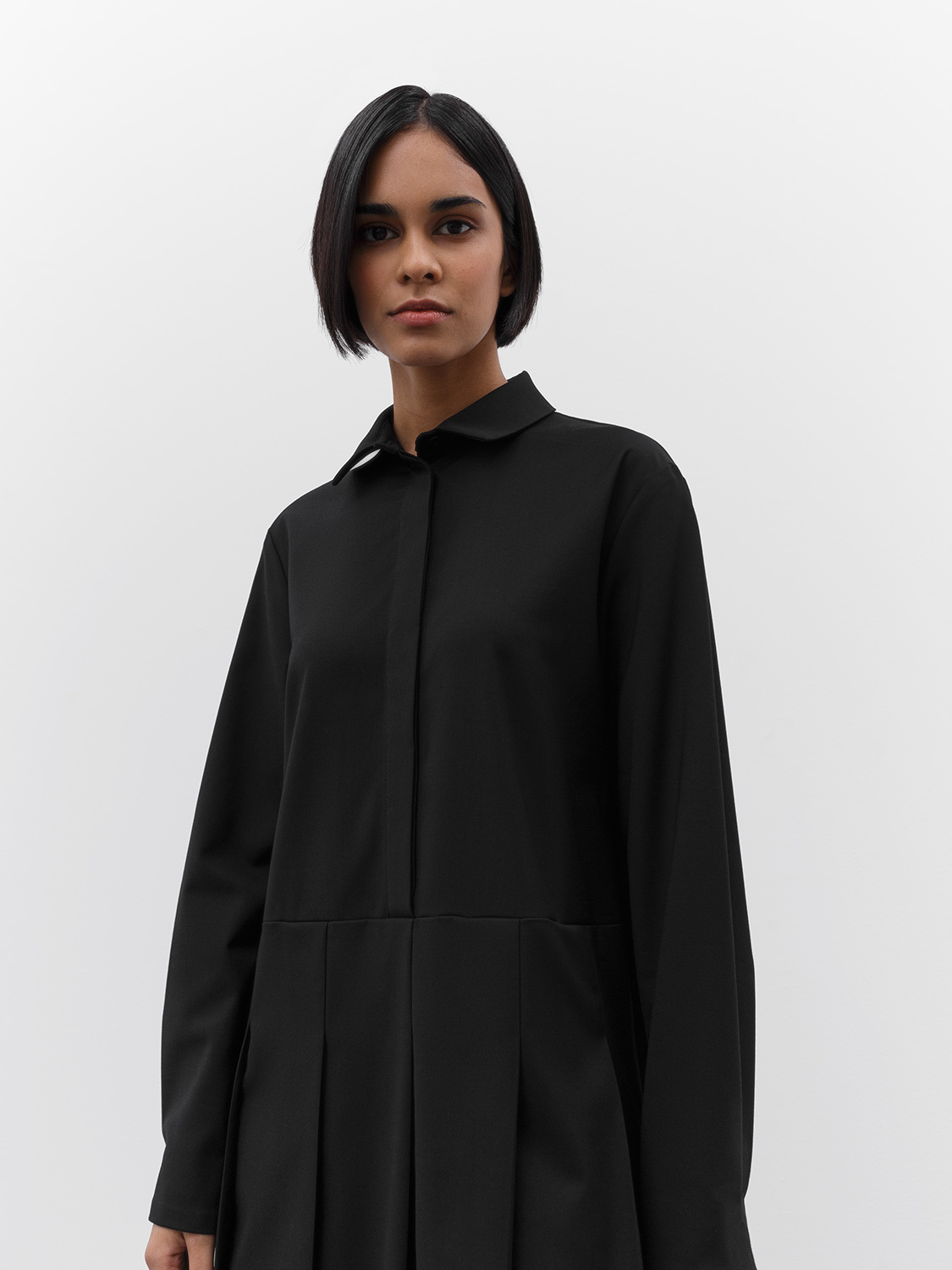 

Платье-рубашка Milana с глубокими складками, Черный