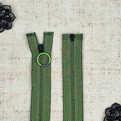 Молния спираль скрытая, Т5, L 77 см, чёрный с салатовым