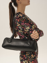 Сумка женская багет на плечо черная