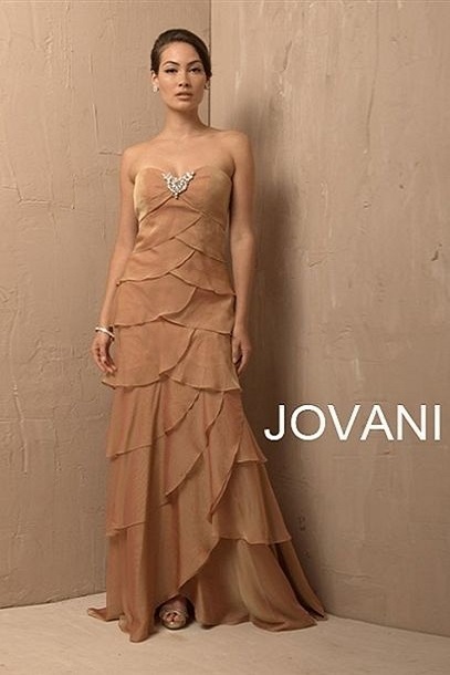 Jovani 6655 Нарядное платье в пол, лиф украшен рисунком из камней, юбка длинная с продольными воланами