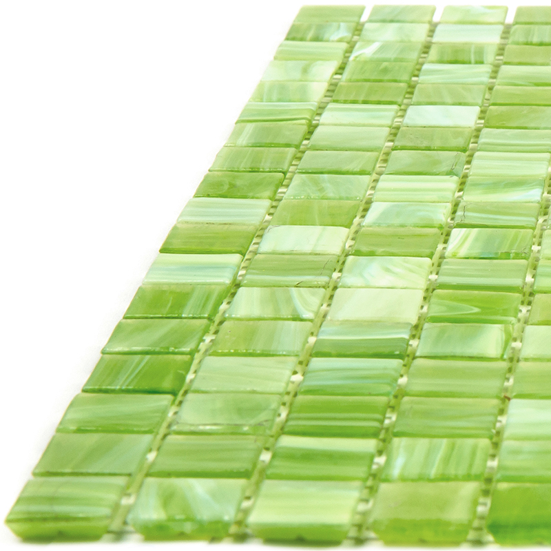 MN139 Мозаика одноцветная чип 15 стекло Alma Mono Color зеленый квадрат глянцевый