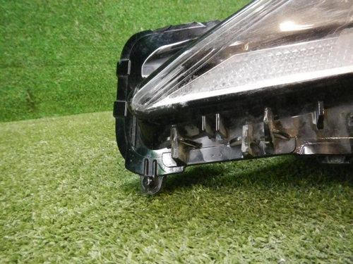 Битая Фара левая Toyota Camry xv70 (2017-н.в.) LED