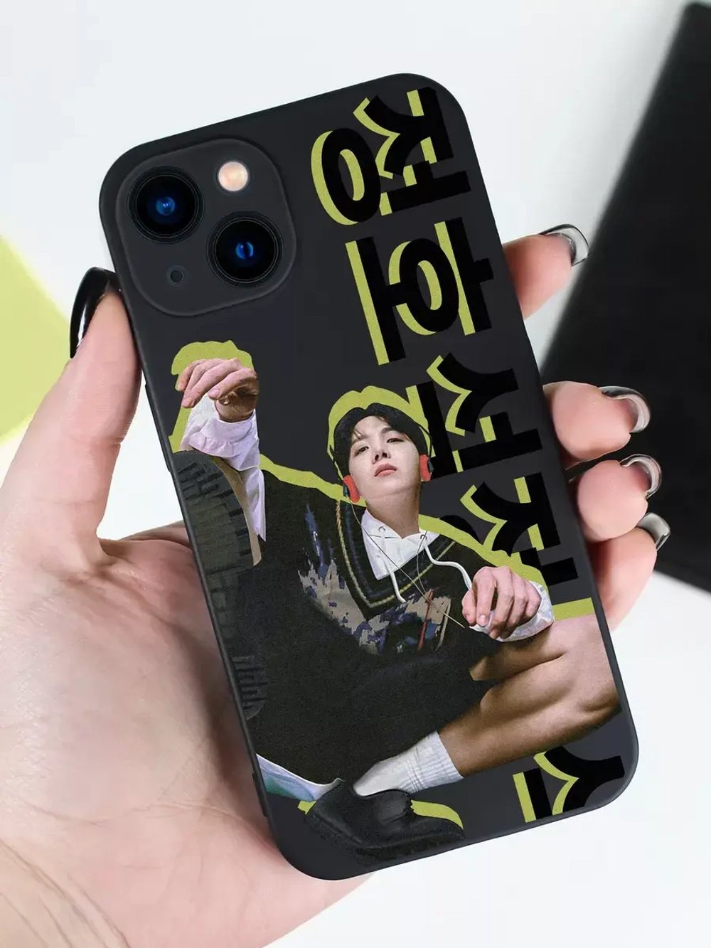 Чехол на iPhone 15 с принтом