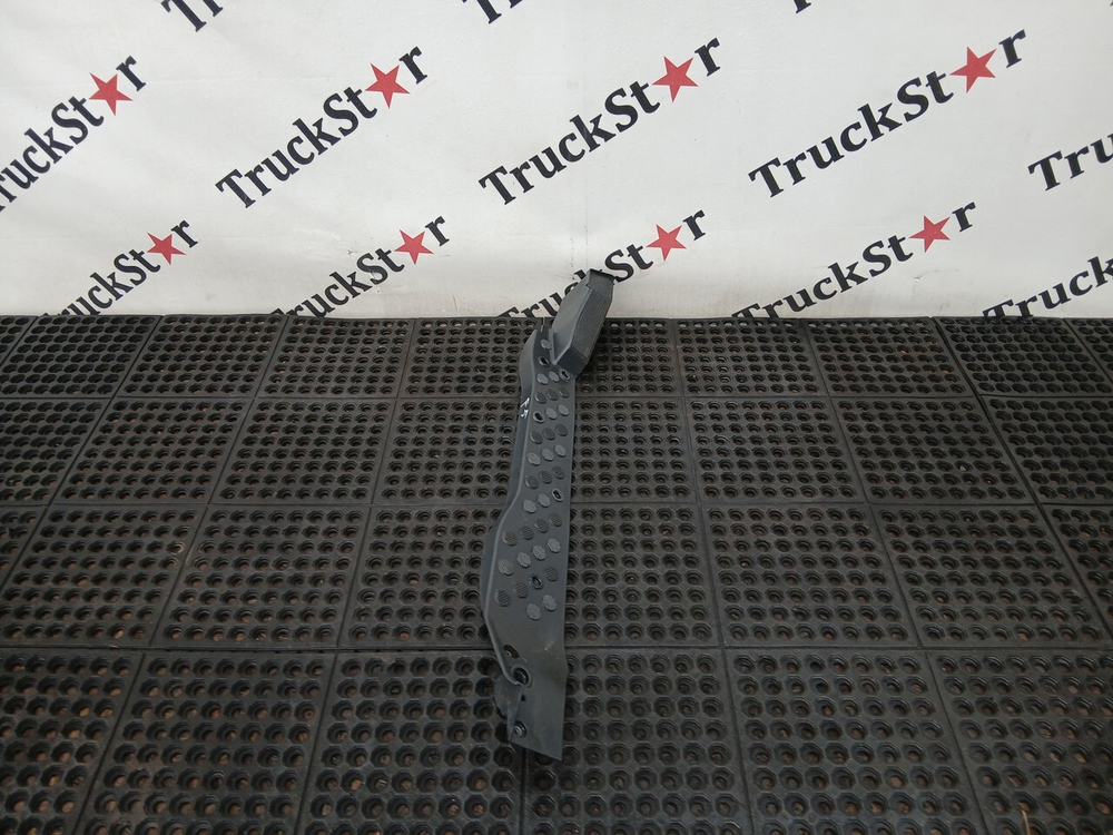 Накладка порога левая 2023г