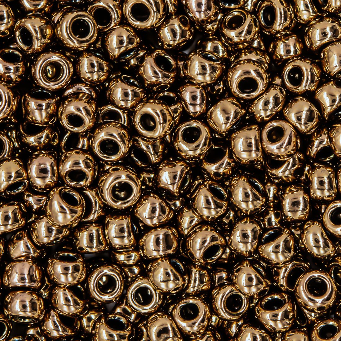 Японский бисер TOHO Round 8/0 (№223), металлизированный, непрозрачный глянцевый