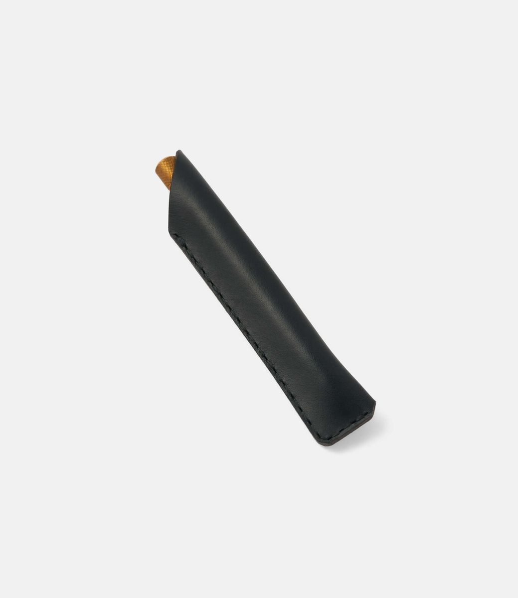 Wingback Leather Sleeve Charcoal — чехол для ручки